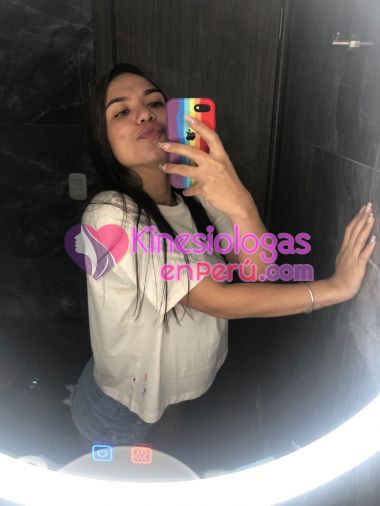 ROUS Hermosa venezolana de ojos verdes y piel blanca