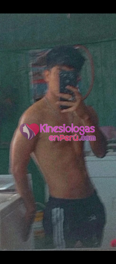 Scort masculino con ganas de cogerse a maduras