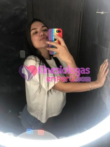 ROUS Hermosa venezolana de ojos verdes y piel blanca