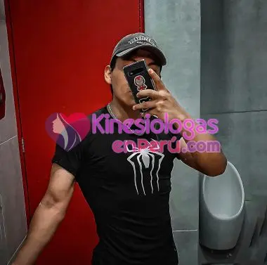 Joven de 22 años dispuesto a complacerte en todo.