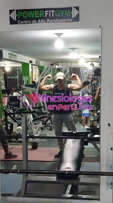 SOY MAX, UN JOVEN APASIONADO Y DISPUESTO A HACER LO QUE GUSTES