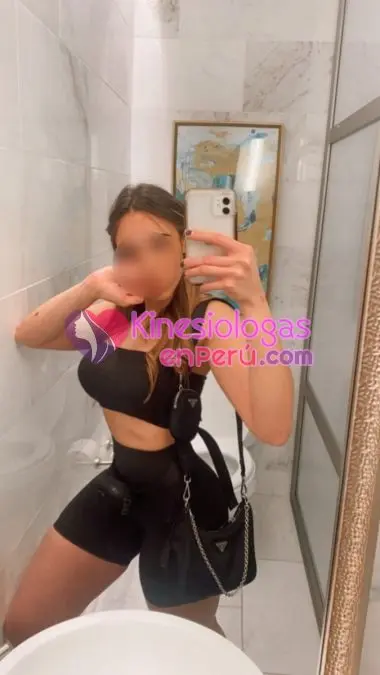 Vanessa, con muchas  ganas de hacer la sopita y sexo anal